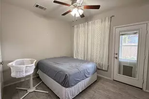 10947 Cannes Memorial Dr, Houston, TX 77043 - Photo 4