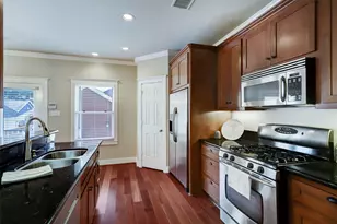 1047 W 16th St, Houston, TX 77008 - Photo 16
