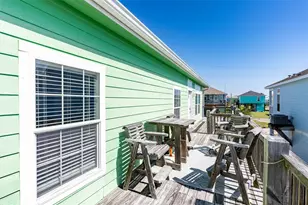 971 Driftwood Dr, Crystal Beach, TX 77650 - Photo 14