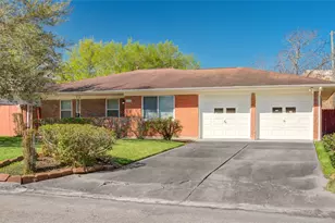 10614 Faircroft Dr, Houston, TX 77048 - Photo 1