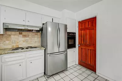 10614 Faircroft Drive, Houston, TX 77048 - Photo 16