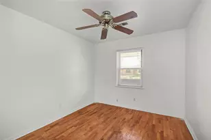 10614 Faircroft Dr, Houston, TX 77048 - Photo 18