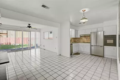 10614 Faircroft Drive, Houston, TX 77048 - Photo 2