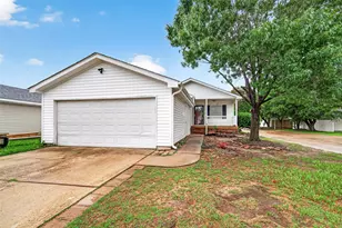 10202 Berrybriar Ln, Tomball, TX 77375 - Photo 1