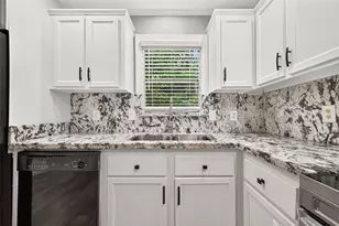 10202 Berrybriar Ln, Tomball, TX 77375 - Photo 8