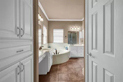 208 River Oaks Drive, Lake Jackson, TX 77566 - Photo 20