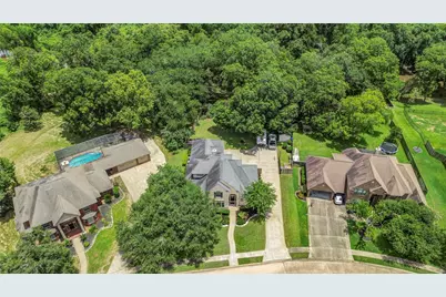208 River Oaks Drive, Lake Jackson, TX 77566 - Photo 40