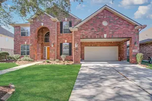 105 Hawke Bay Ln, Friendswood, TX 77546 - Photo 1