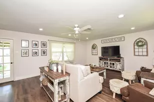 212 S Mattson St, West Columbia, TX 77486 - Photo 12