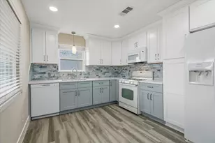 505 Pompano St, Bayou Vista, TX 77563 - Photo 8