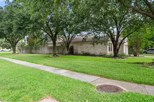 19307 Royal Isle Dr, Tomball, TX 77375 - Photo 6