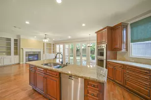 2307 Sheridan St, Houston, TX 77030 - Photo 14