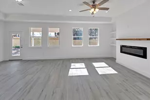 939 Lake View Dr, Montgomery, TX 77356 - Photo 8