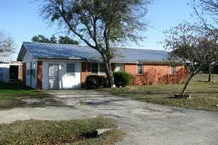 234 Putnam St, Evant, TX 76550 - Photo 2