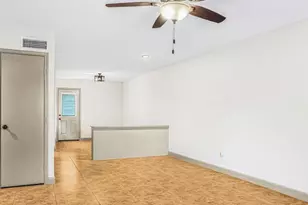 4410 T C Jester Blvd, Houston, TX 77018 - Photo 4