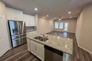 9257 Inland Leather Ln, Conroe, TX 77385 - Photo 8