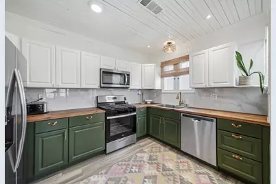 5028 Ursuline, Galveston, TX 77551 - Photo 10