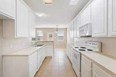 106 E Stedhill Loop, The Woodlands, TX 77384 - Photo 10