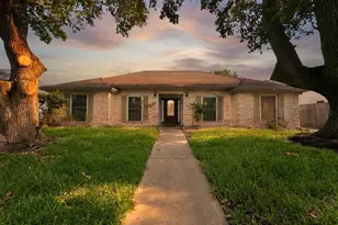 7914 Candle Ln, Houston, TX 77071 - Photo 1