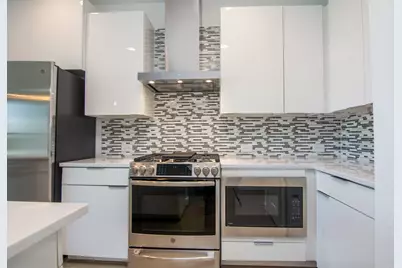 462 S Centro Circle, Shenandoah, TX 77385 - Photo 2