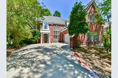 166 E Capstone Circle, The Woodlands, TX 77381 - Photo 2