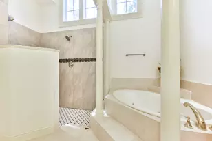 166 E Capstone Cir, The Woodlands, TX 77381 - Photo 26