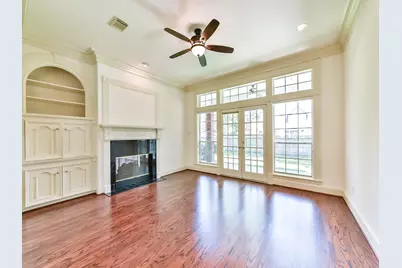 166 E Capstone Circle, The Woodlands, TX 77381 - Photo 12