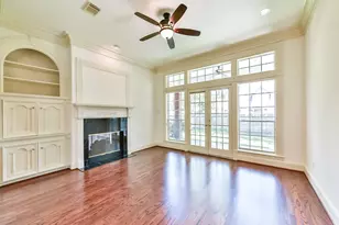 166 E Capstone Cir, The Woodlands, TX 77381 - Photo 12