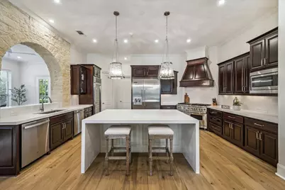 15 W Rivercrest Drive, Houston, TX 77042 - Photo 8