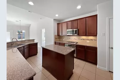 7323 Collins Manor Drive, Spring, TX 77389 - Photo 10