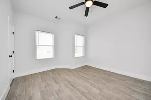 8015 Elbert St, Houston, TX 77028 - Photo 8