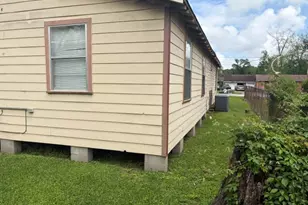 7909 Hoffman St, Houston, TX 77016 - Photo 2