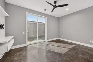 5919 E Post Oak Ln, Houston, TX 77055 - Photo 4