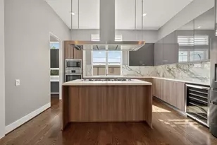 5919 E Post Oak Ln, Houston, TX 77055 - Photo 12