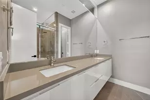 5919 E Post Oak Ln, Houston, TX 77055 - Photo 28