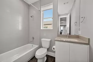 5919 E Post Oak Ln, Houston, TX 77055 - Photo 22