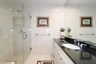 5 Hunters Branch Dr, Houston, TX 77024 - Photo 20