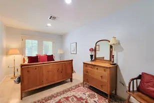 5 Hunters Branch Dr, Houston, TX 77024 - Photo 34