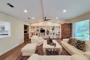 5 Hunters Branch Dr, Houston, TX 77024 - Photo 36