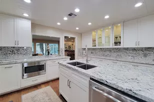 5 Hunters Branch Dr, Houston, TX 77024 - Photo 22