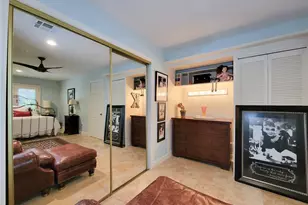 5 Hunters Branch Dr, Houston, TX 77024 - Photo 22