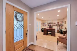 5 Hunters Branch Dr, Houston, TX 77024 - Photo 8