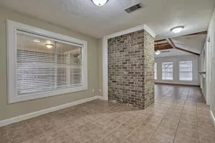 42 Devonshire Dr, Conroe, TX 77304 - Photo 10