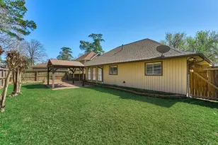 42 Devonshire Dr, Conroe, TX 77304 - Photo 28