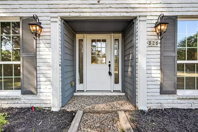 528 Robert E Lee Drive, Conroe, TX 77302 - Photo 6