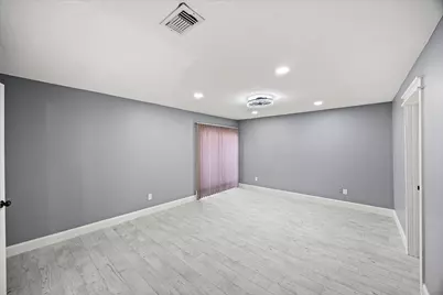 8511 Fawn Terrace Drive, Houston, TX 77071 - Photo 10
