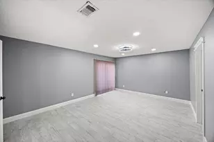 8511 Fawn Terrace Dr, Houston, TX 77071 - Photo 10