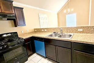 8031 Canyon St, Houston, TX 77051 - Photo 10