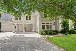 3 Edgecliff Pl, The Woodlands, TX 77382 - Photo 2
