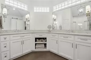 3 Edgecliff Pl, The Woodlands, TX 77382 - Photo 18